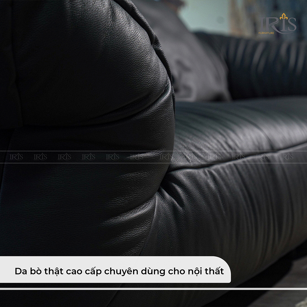 Chất liệu da bò của ghế không bị bong tróc hay phai màu theo thời gian