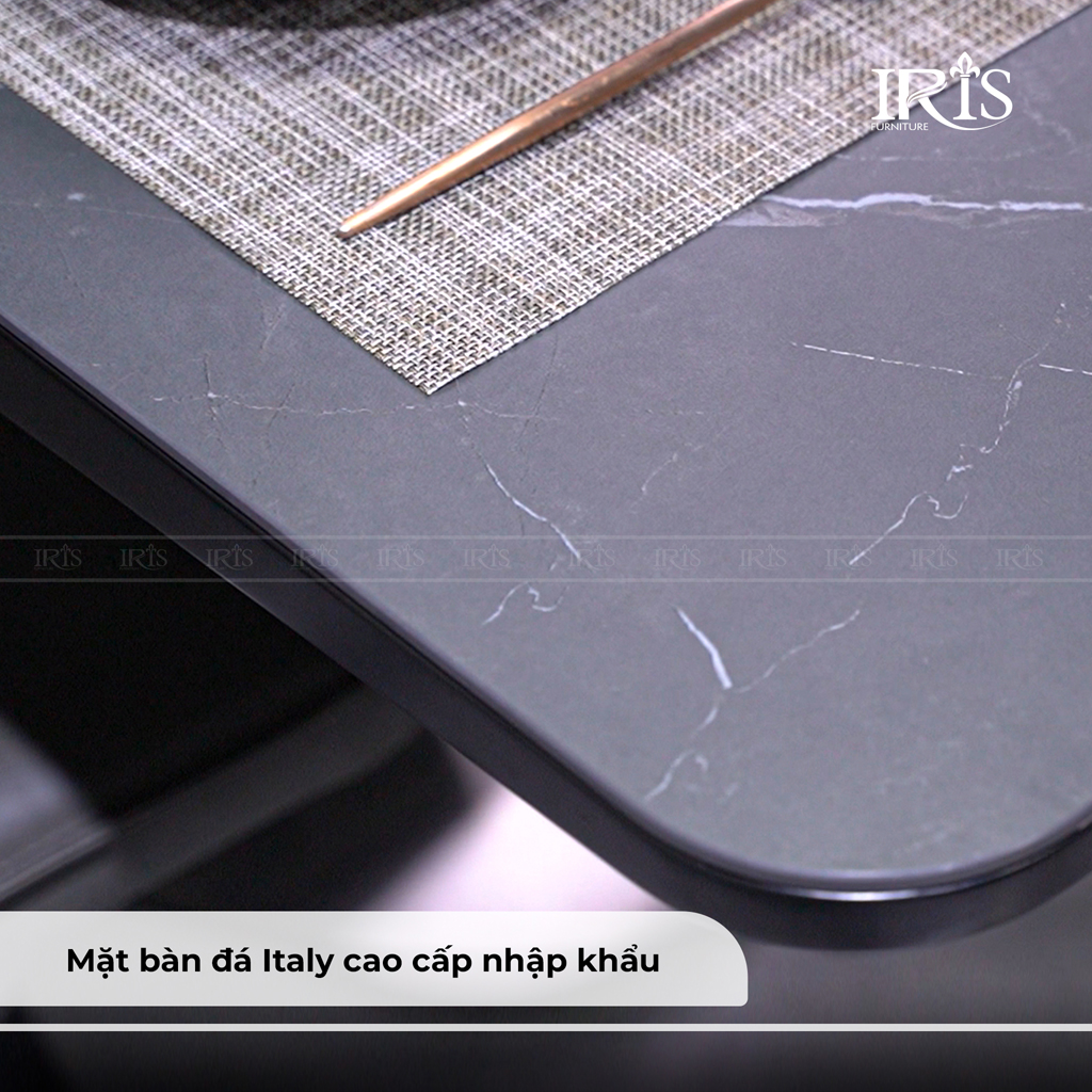 Mặt bàn được làm từ đá nhập khẩu Ý cao cấp