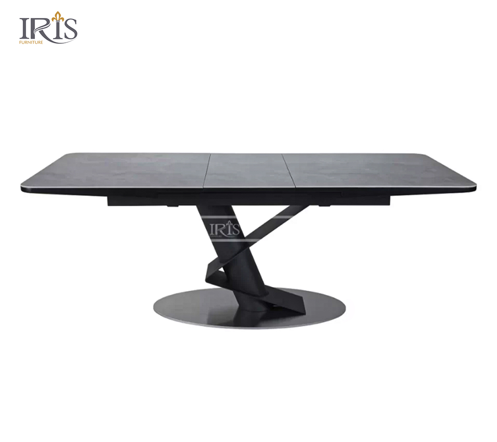 Kiểu dáng bàn làm tôn lên vẻ đẹp sang trọng trong phòng ăn