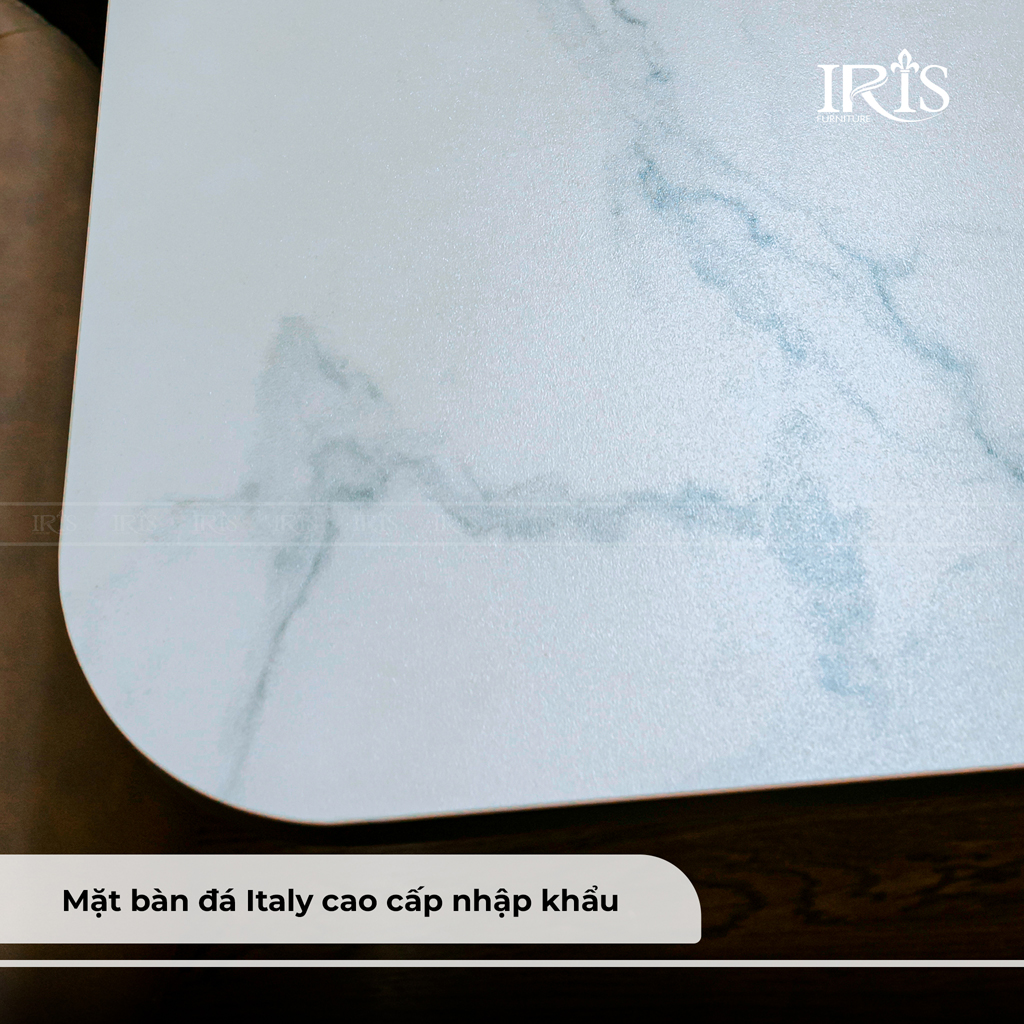 Mặt bàn được làm từ chất liệu đá nhập khẩu Ý cao cấp