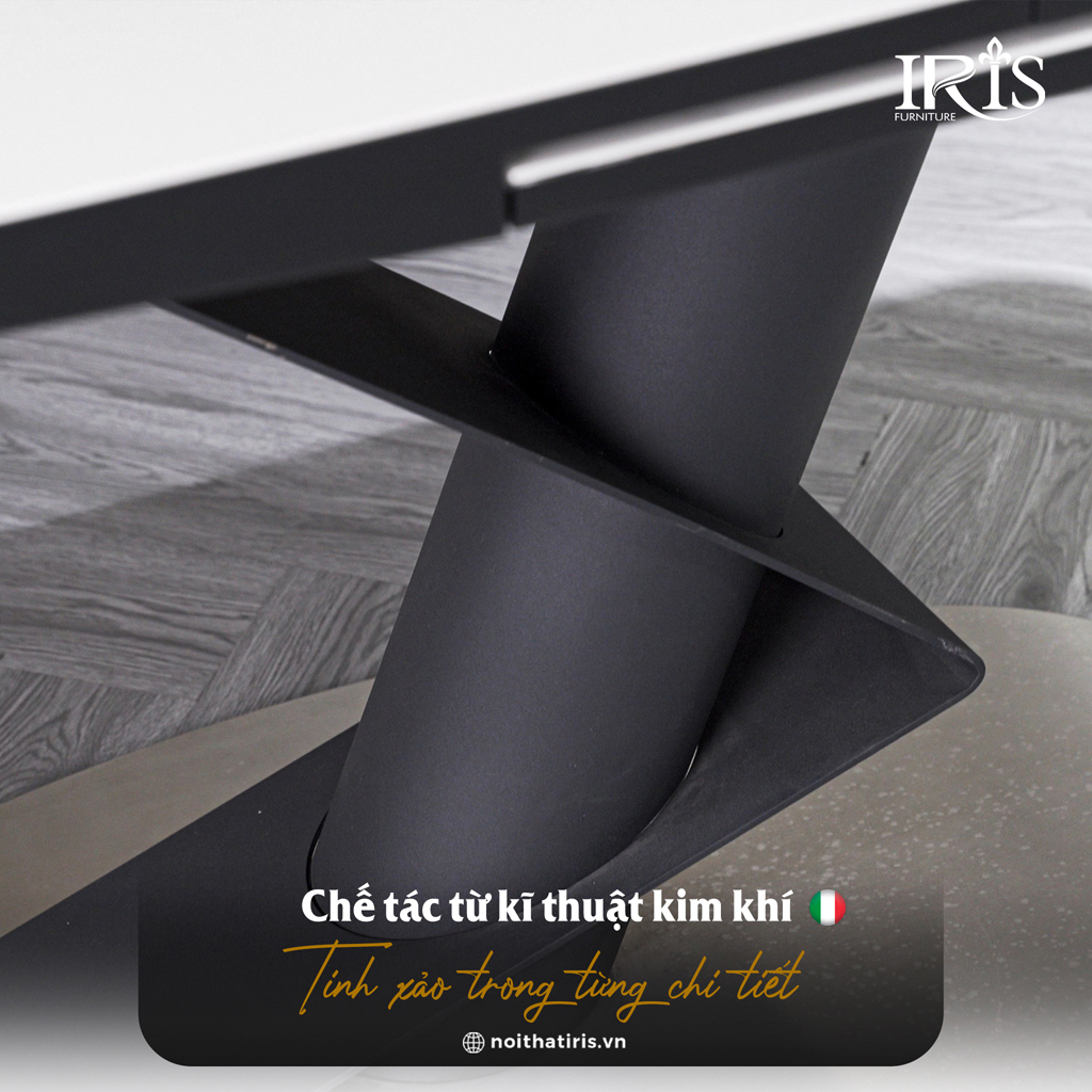 Bàn được chế tác từ kĩ thuật kim khí chuẩn Ý