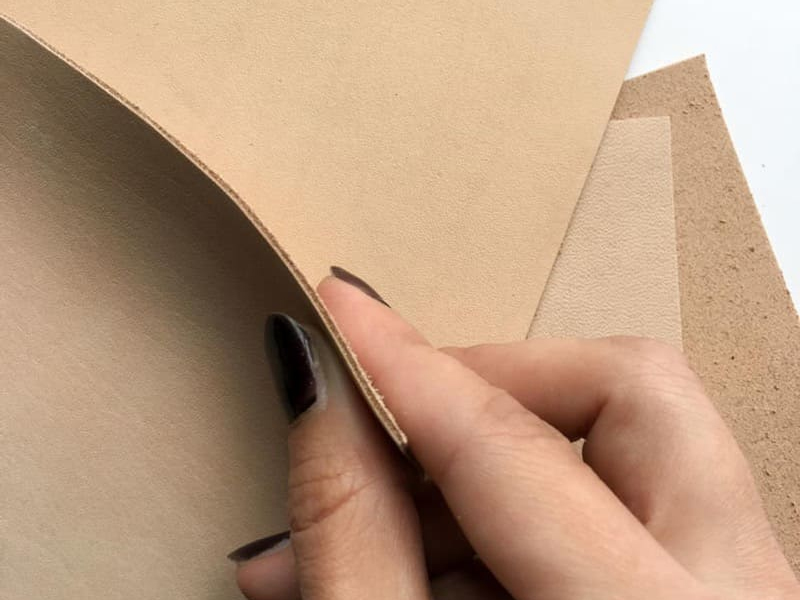 Da thuộc là da tự nhiên 100% dễ bị trầy xước