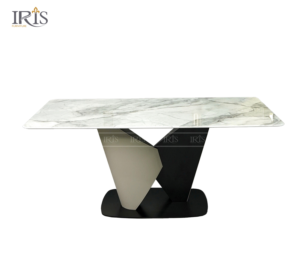 Mặt bàn có họa tiết vân đá được thiết kế tinh xảo