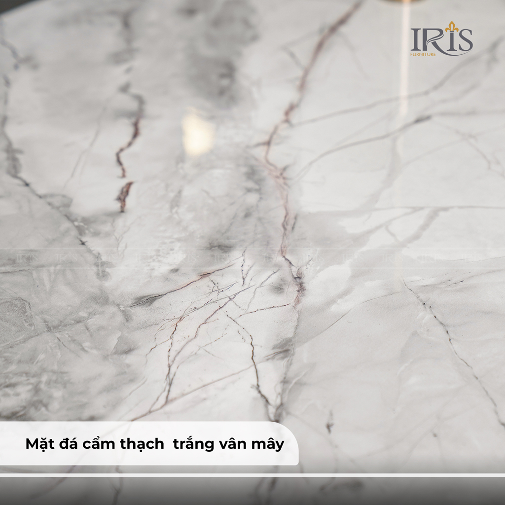 Mặt đá cẩm thạch với họa tiết trăng vân mây tinh xảo