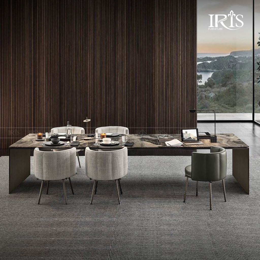 Bộ bàn ăn mặt đá phù hợp với bữa ăn từ 6 - 10 người